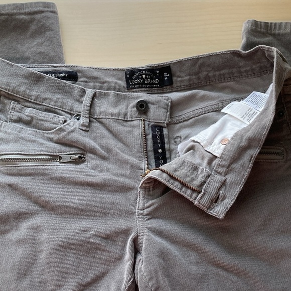 Lucky Brand 🍀 corduroy Charlie fit jeans - Picture 2 of 9